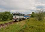 754 022 mit einem Os nach Budweis am 09.08.2014 bei Horni Plana.