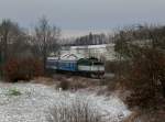 Die 754 039 mit einem Os nach Bayerisch Eisenstein am 27.12.2014 unterwegs bei Starý Láz.