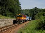 Die 754 044 mit einem Os nach Prag am 12.07.2015 unterwegs bei Poříčí nad Sázavou-Svárov.