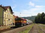 754 044-6 zu sehen am 01.08.15 mit dem OS 9057 in Vrané nad Vltavou.