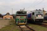 753 197-3 (KDS) und 783 001-1 (IDS) zu sehen am 27.02.16 in Ústí nad Labem-Střekov.