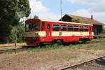 CD 810 157-8 am 07.Juli 2018 im Bahnhof Lednice beim Wenden vom Os 24524 (Breclav - Lednice) auf Os 24525 (Lednice - Breclav).