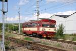 CD 810 097-6 am 31.Juli 2010 mit dem R2242 Richtung Satov fahrend.