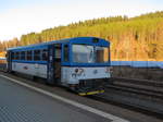 CD 810 341-1 als Os 17113 nach Karlovy Vary dolni n., am 05.12.2016 in Johanngeorgenstadt.