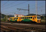 CD Regionova 814046-8 verläßt hier am 6.9.2021 um 15.15 Uhr Decin Hlavni Nadrazi in Richtung Decin Vychod. Im Hintergrund ist das Deciner Schloß zu sehen.