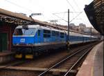 CD 151 012-2 mit Schnellzug im Hauptbahnhof Prag am 10.