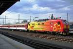 CD Werbelok 151 014 steht am 30 Mai 2012 mit ein EC nach Budapest in Kolín.