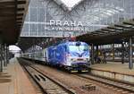 Am 14.09.18 brachte E499 2006 (151 006) in Ihrer neuen Lackierung den IC 514 Opava nach Prag. Sie fuhr auch in Prag auf das für mich beste Gleis ein. Dort hat man Praha hlavni nadrazi über dem Zug stehen! 