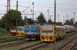 Abgestellt in Nymburk Triebwagen und Züge des Nahverkehrs.22.06.2019 18:00 Uhr.