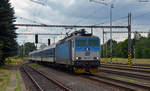 362 117 passiert auf dem Weg von Cheb nach Usti nad Labem am 19.06.18 den Bahnhof Trsnice. In Usti wird sie den R 611 an eine andere Maschine übergeben welche ihn bis Prag bringen wird.