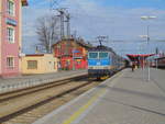 Modern und weitläufig präsentieren sich die Bahnanlagen von Veseli nad Luznici an der Hauptbahn Praha - Ceske Budejovice an diesem 28, Feb.
