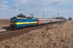 Wenige Kilometer vor Breclav, bei Hrusky konnte am 09.03.2012 der Nachtzug  Moskva-Nice mit CD 362 158, abgelichtet werden.