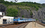 362 079 zog eine Garnitur Nahverkehrswagen am 14.06.16 in den Bahnhof Usti nad Labem.