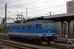 371 201-5  Gottlieb  wartet in Dresden Hbf auf den nächsten Eurocity nach Prag.