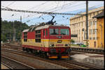 CD 371005-0 hat sich von dem aus Prag angekommenen Schnellzug Krusnohor getrennt und fährt hier am 10.6.2024 um 11.02 Uhr in Usti nad Labem in die Abstellung.