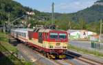 371 005 bespannte am 02.07.13 den CNL 459 von Zrich nach Prag. Hier durchfhrt Pepin mit seinem CNL Knigstein.