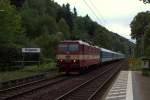 Eurocity nach Prag passiert gerade den Bahnhof Krippen.