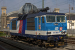 Da der Zug nach Prag Versptung hatte, bot sich fr die Fotografin noch die Gelegenheit,  Lucka  371 001-9 in Dresden Hbf.