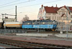 Völlig überraschend passiert ein gemischter Gz mit 372 013-3 der ČD Cargo den Interimsbahnsteig Halle(Saale)Hbf Gl. 13a auf der Ostumfahrung für den Güterverkehr in südöstlicher Richtung.
Ich hätte im Leben nicht damit gerechnet, dass diese Maschinen sich noch so weit in das Landesinnere verirren.
Aufgenommen von Bahnsteig 10/11.
[16.2.2019 | 17:27 Uhr]
Hinweis an die Admins: Das Bild wurde mit dem Kit-Objektiv (Canon EF-S 18-55mm f/3.5-5.6 IS STM) aufgenommen.