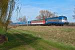 380 010 ist mit EC 77 unterwegs nach Wr. Neustadt. Sierndorf, an der March, am 21.03.2014.