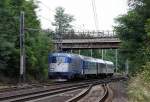 Aus Richtung Pardubitz rauscht Neubaulak 380009 mit dem D 1 Express nach Prag an. Der Zug erreicht hier am 20.8.2013 um 9.06 Uhr den Bahnhof Zabori nad Labem.