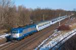 CD 380 001 ist mit dem EC 103 (Warschau-Wien Westbahnhof) am 06.02.2015 kurz vor Strasshof unterwegs.