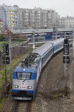 380 010 mit D101 in Wien Meidling am 9.12.2015.