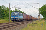 Mit einem Ganzzug ECS-Containern am Haken rollte 383 008 der CD Cargo am 20.06.24 durch Greppin Richtung Dessau.