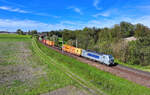 383 415 mit einem Containerzug am 17.10.2024 bei Kimpling.