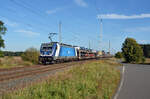 Mit einem BLG-Zug, welcher mit Hyundai-Fahrzeugen beladen war, rollt 388 011 der CD Cargo am 17.09.23 durch Wittenberg-Labetz Richtung Dessau.