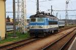 CD 242 208-7 am 22.September 2018 im Bahnhof Ceske Budejovice.