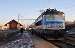 242 241-8 mit Os 7512 zu sehen am 31.01.19 in Dobřany. Seit dem Fahrplamwechsel im Dezamber 2020, fahren keine Loks der Baureihe 242 mehr planmäßig zwischen Plzeň hl.n. und Klatovy. Die Züge verkehren nun mit der Baureihe 362.