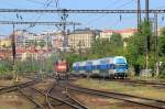 472 403-9 mit 472 153-0 verlassen Prag-Vrsovice.
Daneben fhrt die S9 ebenfalls aus(471 066-6).
08.05.2011