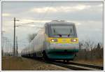 Der tschechische Pendolino 680 als EC 74  Smetana  von Wien nach Praha-Holesovice am 4.3.2007 bei der Durchfahrt der S-Bahnhaltestelle Wien Breitenleer Strae.