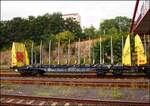 Innofreight Güterwagen vom Typ Sggmrrs im Bahnhof Karlovy Vary am 4.08.2024