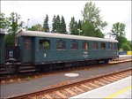 Historischer Personenwagen Ce 3-3240(Baujahre 1949 in Tatra) am 3.7.2016 in Bhf. Železná Ruda - Böhmisch Eisenstein.