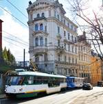 Liberec/Reichenberg__Tw Nr.46 [T3R.PLF] vor eindrucksvollem klassizistischen Bürgerhaus.__04-03-2024