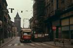 Im August 1977 ist der Tatra-T 2 145 auf der Linie 1 in Plzen unweit des namesti Republiky auf der Praszka unterwegs