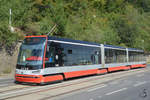 Ein Škoda 15T-Nie­der­flur­-Straßenbahnwagen in Prag (September 2012)