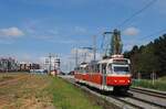 T3R.P 8526 + 8523 in der Drnovska ulice kurz hinter der Endstelle Dedina. (26.08.2024)