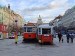 DPP 2077 + 1429 am 13.02.2024 als Tramvaj Cafe auf dem Wenzelsplatz in Prag.