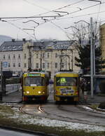 Begegnung in Litvinov. TW der Baureihe Tatra T3G  24.01.2025 15:35 Uhr Litvinov, im Böhmischen Becken und Böhmischen Nebel. Straßenbahnlinie Litvinov-Most