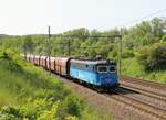 123 002-8 fuhr am 27.05.23 mit einem Sandzug durch Želenice nad Bílinou.