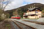 Am 16.04.22 wurde die Ziegenbahn (Děčín nach Telnice) besucht. Hier ist 810 517 und 810 656 als Os 28313 in Telnice zu sehen.