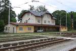 Ehemalige Aufnahmsgebäude des Bahnhof Kostelec u Jihlavy am 10.August 2019.