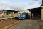 810 221-2 (AZD) ist am 13.02.24 in Sokolov zu sehen. Dieser Triebwagen pendelt zur Zeit Ersatzweise zwischen Kraslice und Sokolov. Foto entstand vom Bahnsteig aus!