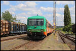 Aus Plzen kommend fährt hier der GW VT 945402-6 am 7.6.2024 um 15.23 Uhr in den Bahnhof Blatno u Jesenice ein.