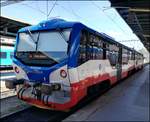 KZC 913 202-8 am 20. 8. 2020 im Bahnhof Praha Masarykovo nádraží. Motor TEDOM TD 310 RH TA 26 Motorleistung 310 kW.