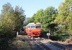 Am 21.09.24 fand auf der (Ziegenbahn) die Eröffnung auf dem neuen Teilstück von Telnice nach Krupka an. Hier 810 535 und 810 656 als Os 218311 zu sehen in Bohosudov zastávka bei der Abfahrt auf dem neuen Teilstück.