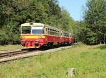 Am 21.09.24 fand auf der (Ziegenbahn) die Eröffnung auf dem neuen Teilstück von Telnice nach Krupka an. Hier 810 656 und 810 535 als Os 218314 zu sehen in Chlumec u Chabařovic auf dem neuen Teilstück.